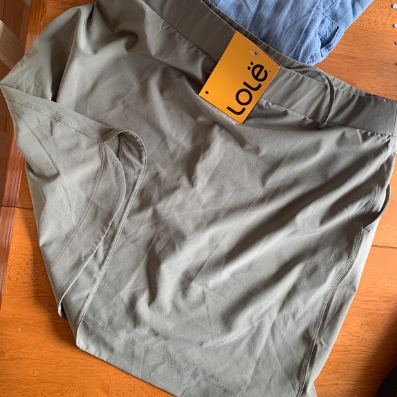 Lole skirt with attached shorts - Picture 3 of 5